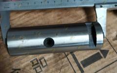 Палец гидроцилиндра поворота передней полурамы LG936