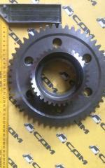 Шестерня большая вала передачи заднего хода LG833B