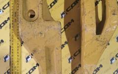 Зуб ковша боковой левый SDLG/MITSUBER 250900264