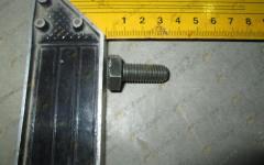 Болт кронштейна фонарей рабочего освещения на кабину Doosan 2120-2166D2