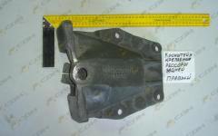 Кронштейн крепления передней рессоры задний правый HOWO AZ9232520011