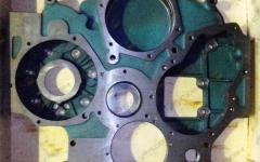 Крышка (картер/лобовина) ДВС (2-х цилиндровый компрессор) Euro 2 HOWO AZ1500010932