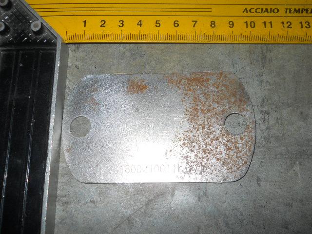 Крышка впускного коллектора передняя (Euro 3) HOWO VG1800210011