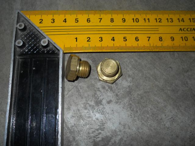 Болт М14х9 крышки охладителя 90003962020