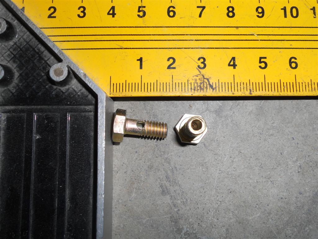 Болт M6 обратки с форсунок (Euro 2) VG1500080090