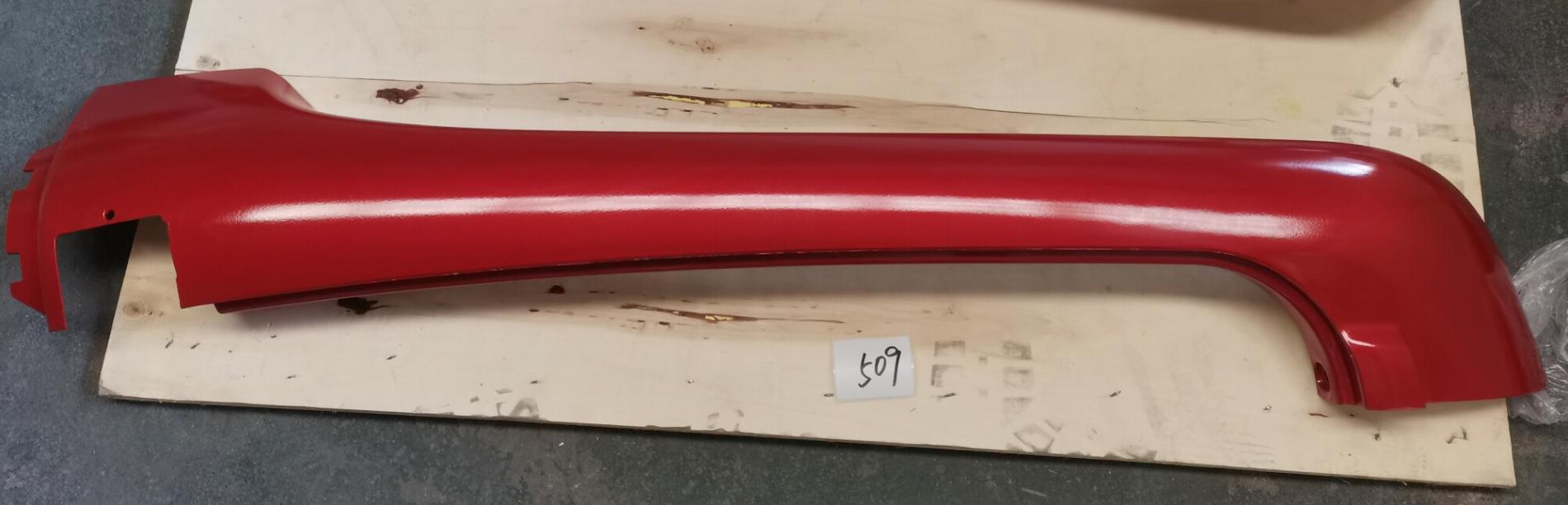 Обтекатель стойки ветрового стекла левый красный HOWO T5G/C7H SITRAK 812W62410-0147