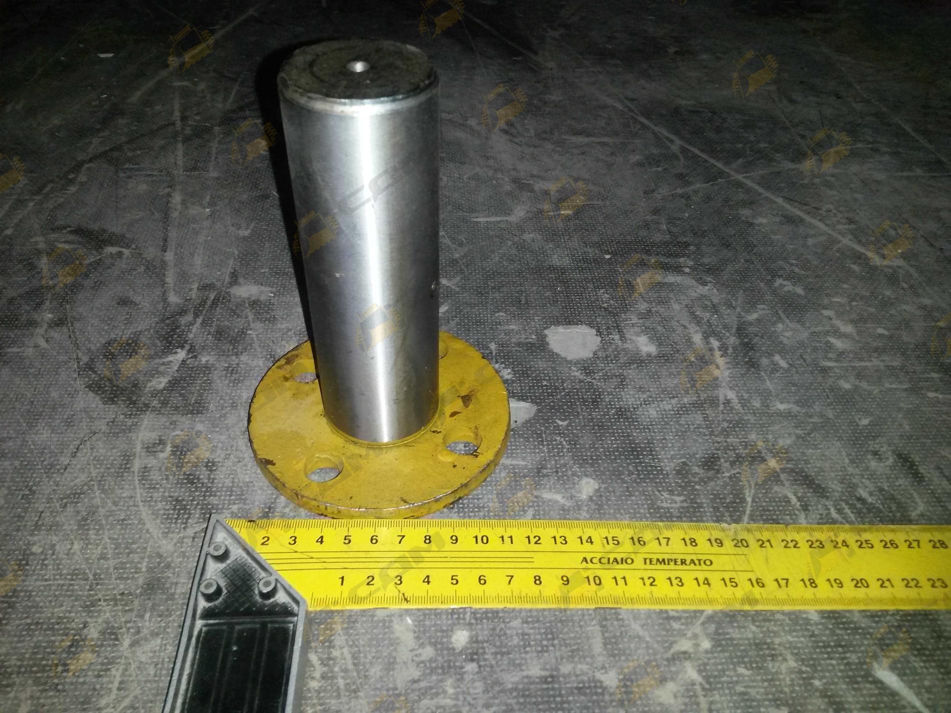 Палец цилиндра стрелы передний круглый фланец D=50 L=142 CDM833 LG50D.10-002