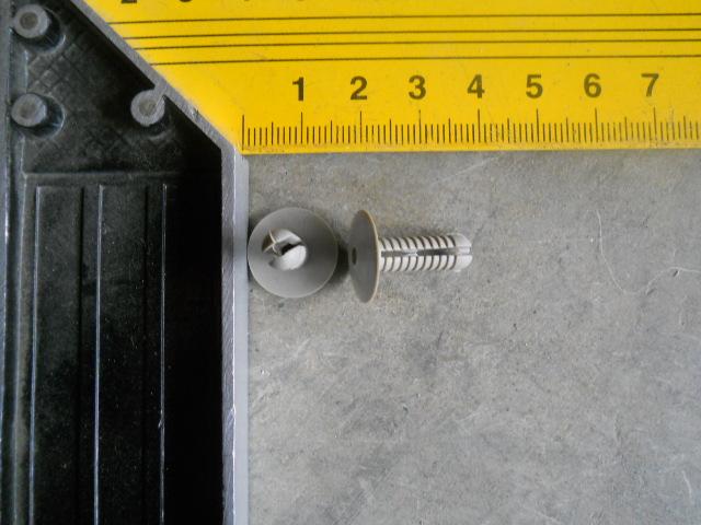 Заклепка пластиковая облицовочная - Plastic rivet AZ1642930005