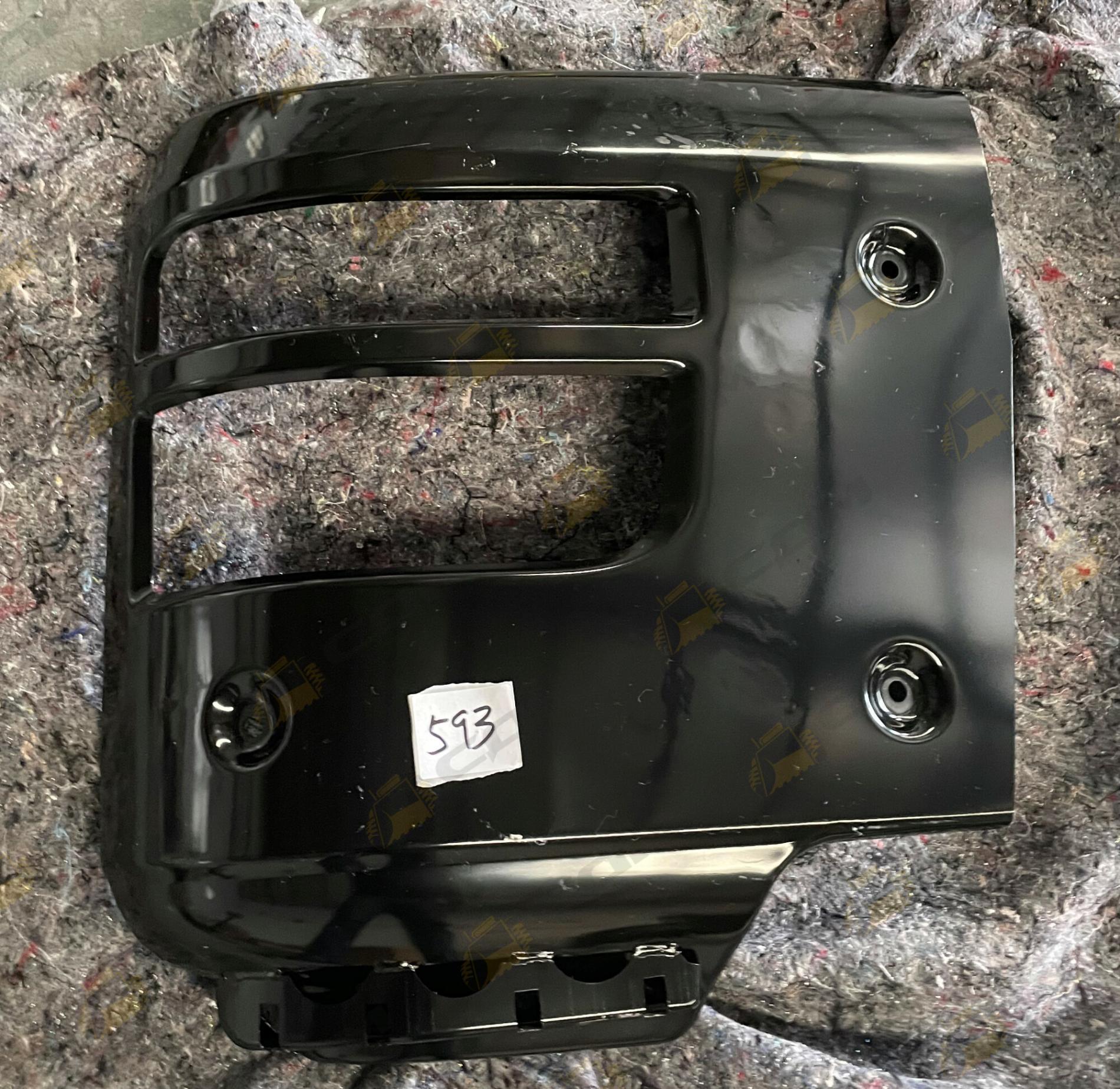 Бампер левая часть черная SITRAK 711W41610-5621