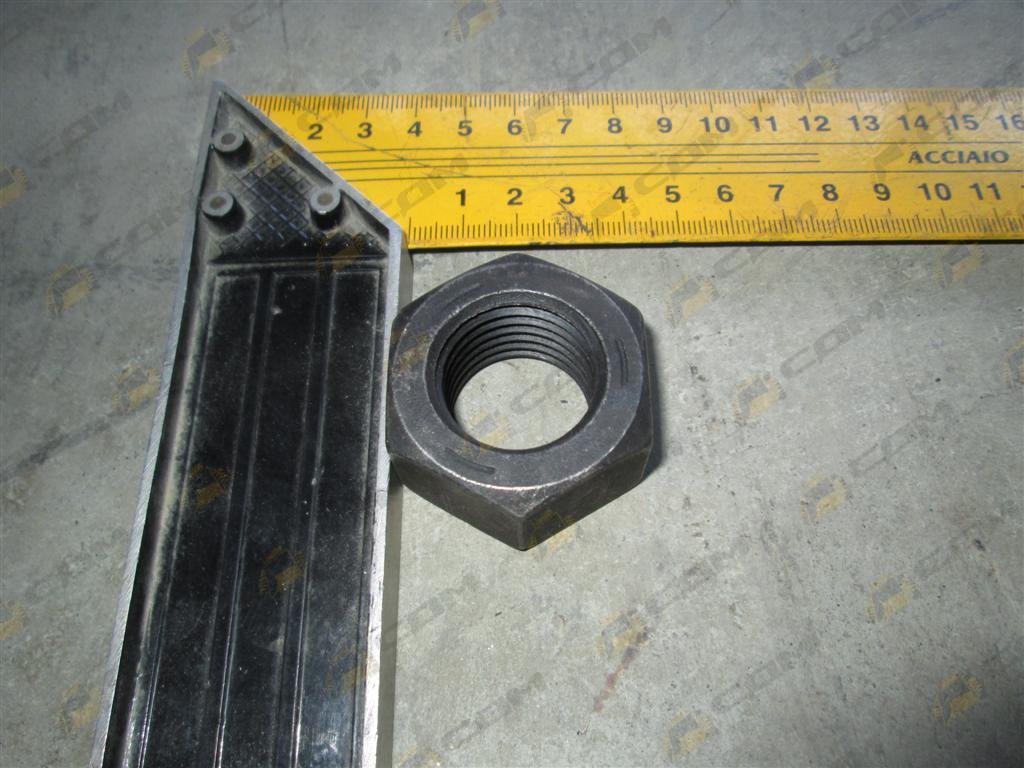Гайка S4033431 Mega 400