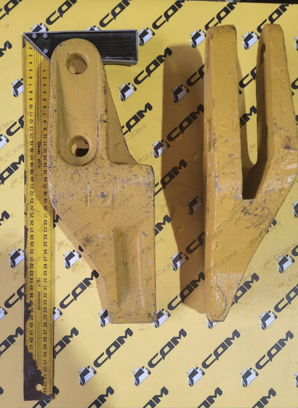 Зуб ковша боковой левый SDLG/MITSUBER 250900264