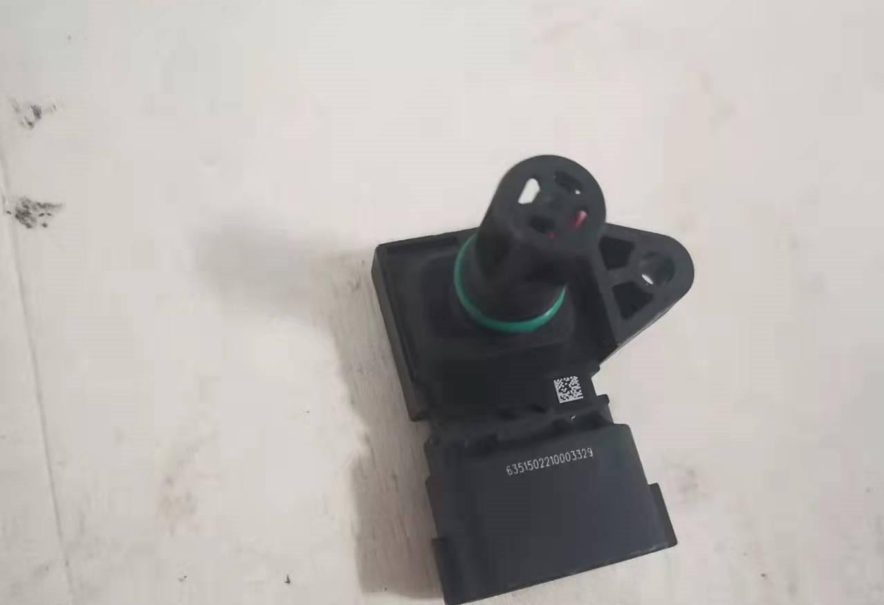 Датчик давления воздуха и температуры HOWO VG1557090012/VG1099090112/1