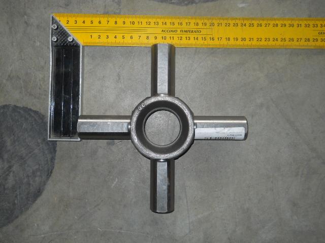 Крестовина дифференциала 41 шлиц d=28,5 CDM855 LG50F.04321A