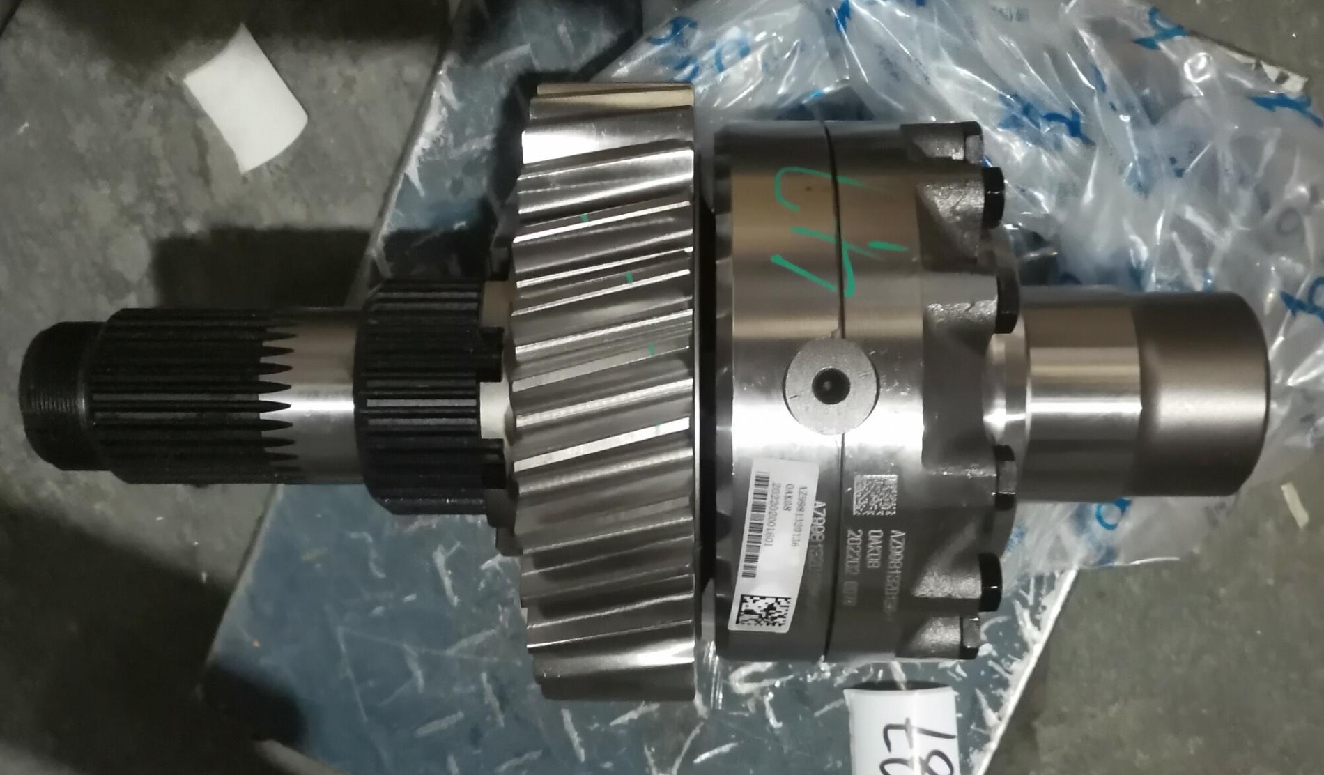 Дифференциал межосевой среднего моста в сборе AC16 AZ9981320136