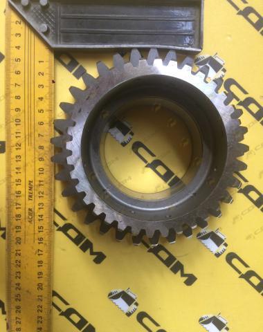 Шестерня 1 и 3 передачи выходного вала LG833B