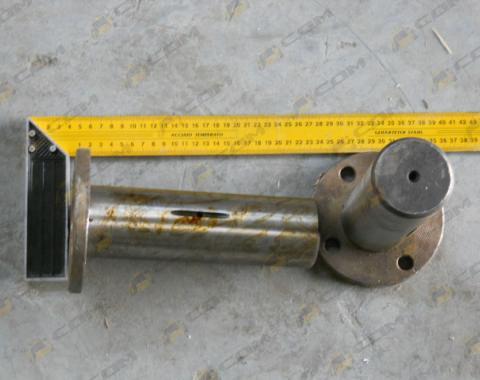 Палец ковша нижний D=65 L=210 круглый фланец CDM833 LG833.11.07/LG50D.11.07(511004-005)